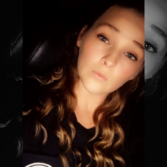 Meet your Posher, Kayla - Picture 1 of 1